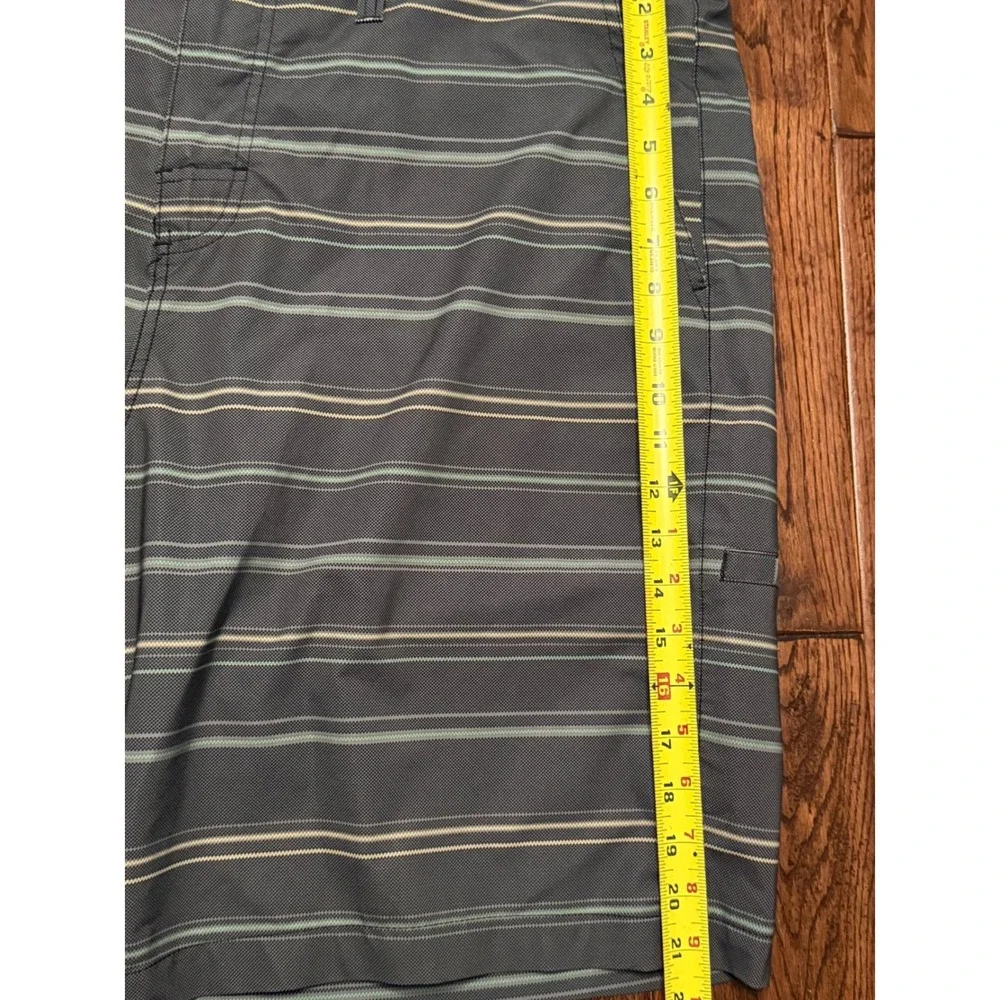 Salt Life SLX-QD‎ Vapor Stretch Hybrid Board Shorts Mens 38 Gray Striped 0272